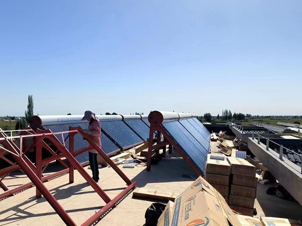 無動力太陽能熱水器